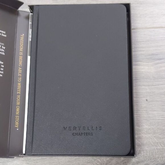 Vertellis Chapters S/2 Self-Reflection and Gratitude Journal - Black and… - Picture 2 of 4